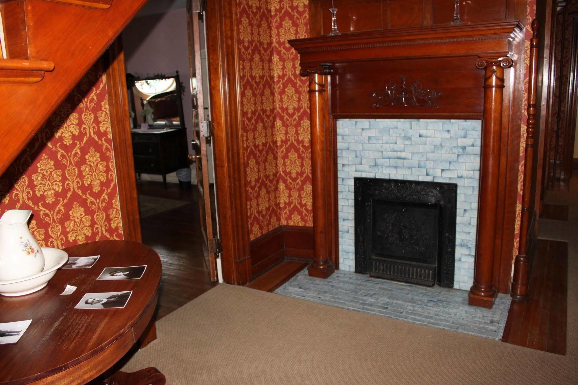 Victorian Charm Inn Towanda Extérieur photo